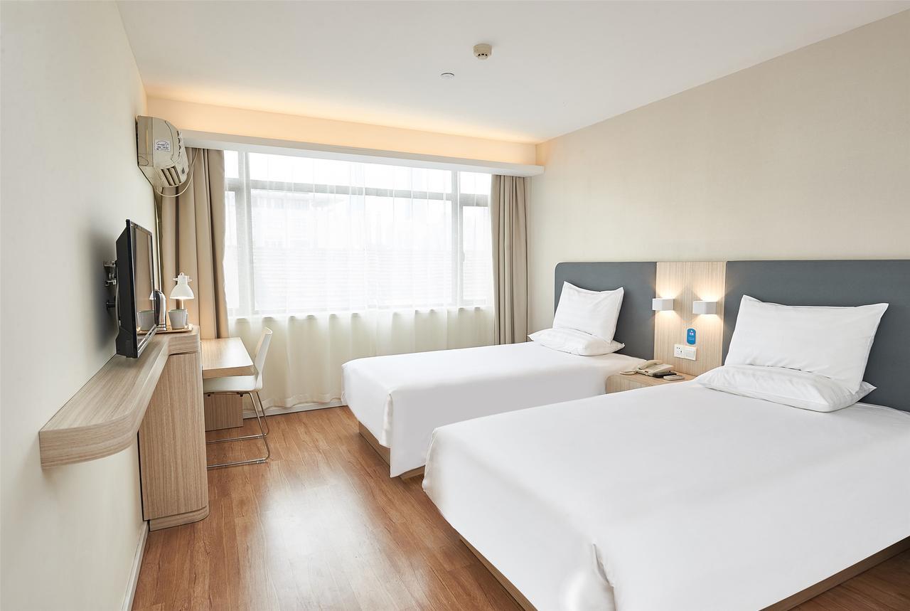 Hanting Express Changxing Island Phoenix Town Shanghai Exterior photo