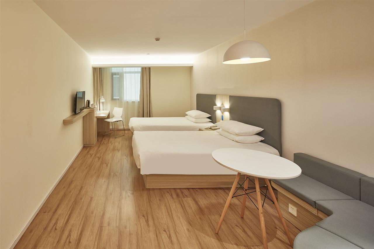Hanting Express Changxing Island Phoenix Town Shanghai Exterior photo